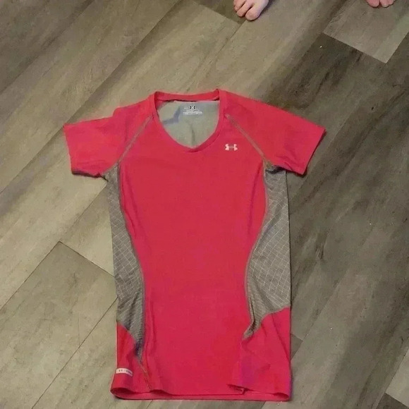 Under Armour Tops - Under Armour Womens